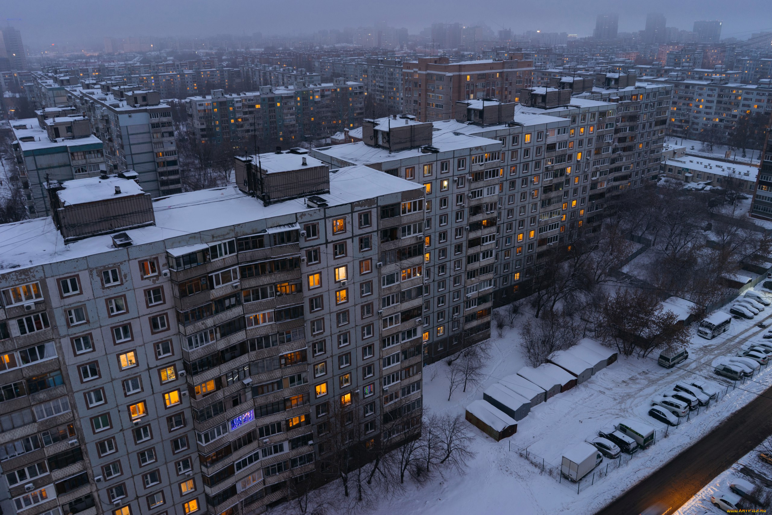 Обои Города - Здания, дома, обои для рабочего стола, фотографии города, -  здания, дома, россия, мрачный, серый, деревья, зима, снег, дом, город Обои  для рабочего стола, скачать обои картинки заставки на рабочий стол.